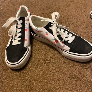 Women’s 7.5 pink/white sneakers